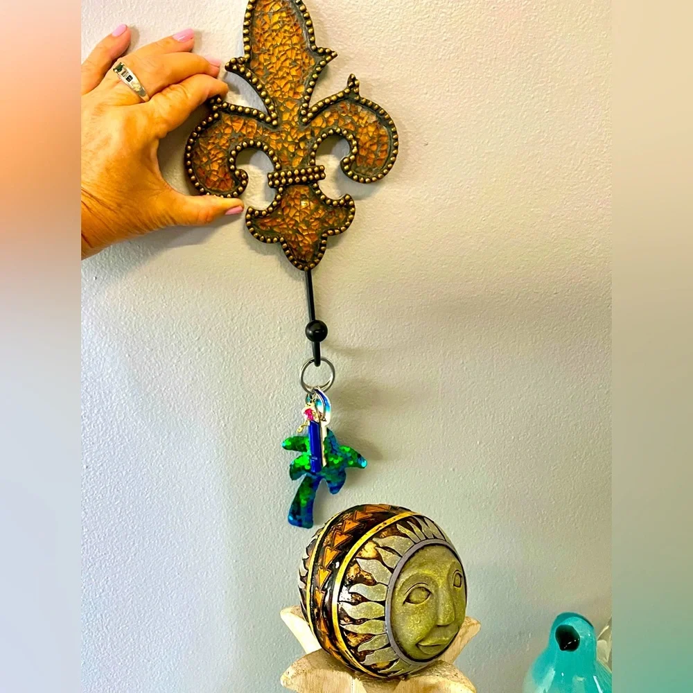 Home decor 2fer Fleur-de-Lis Wall Hook & Sun face decor ball